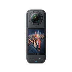 Insta360 X5